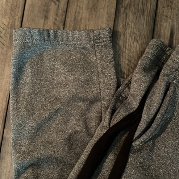 Tek Gear Boys Grey Pants w/ Pockets and Side Stripe - Picture 5 of 8